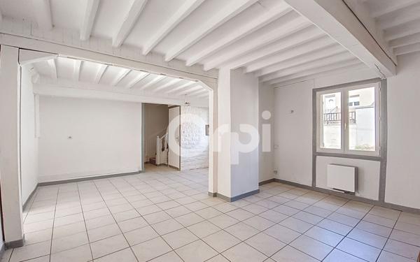 Maison à vendre    2 pièces •  Bulles