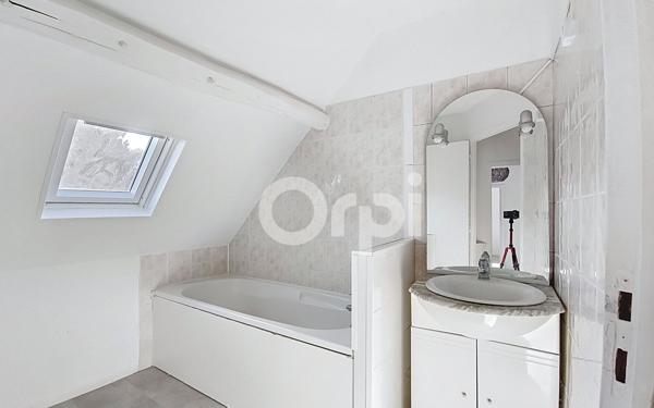 Maison à vendre    2 pièces •  Bulles