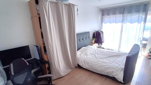 Maison 5 chambres, double garage et jardin