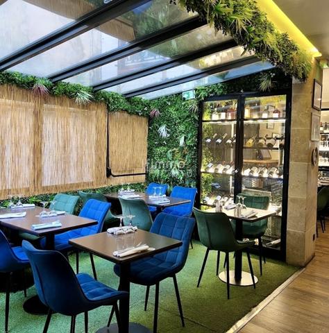 Murs d’un restaurant à Vincennes avec F2