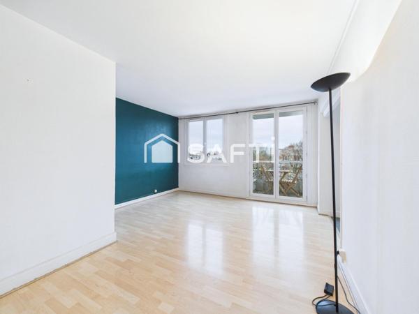 3 pièces de 67 m² - Traversant avec un double balcon - 12 min métro Ligne 7