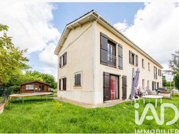 Immeuble à vendre 236 m² Saint-Hilaire-de-Lusignan