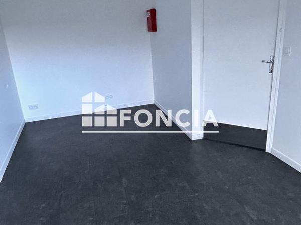 Location Local commercial 1 pièce 123.25 m² - 364 RUE DES FRERES THIBAULT Dammarie Les Lys 77190