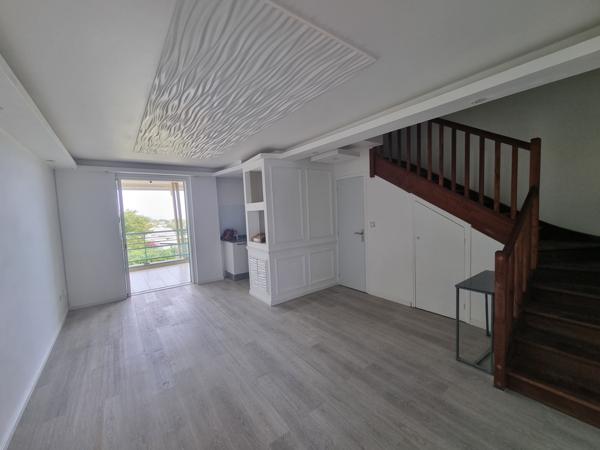 Gosier (97190) Superbe Duplex VUE MER à Petit Havre