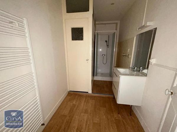 Appartement à louer 3 pièces 67.02m² Laval (53000)