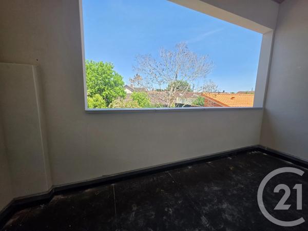 Immeuble à vendre  268 m 2   MONTAUBAN  - 82