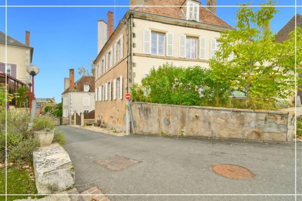 Propriete à vendre 10 pièces CHATEAUMEILLANT (18)