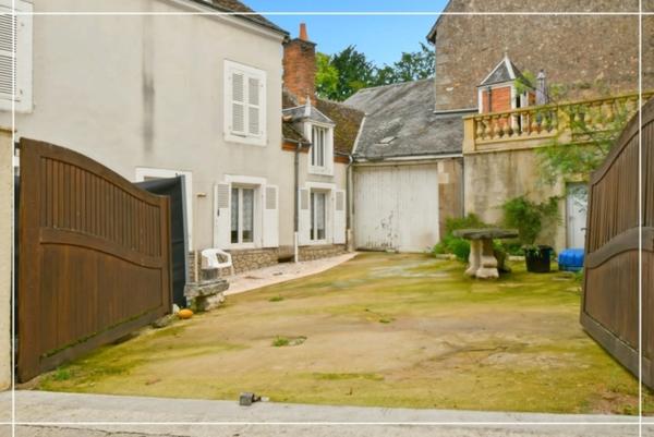 Propriete à vendre 10 pièces CHATEAUMEILLANT (18)