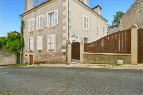 Propriete à vendre 10 pièces CHATEAUMEILLANT (18)