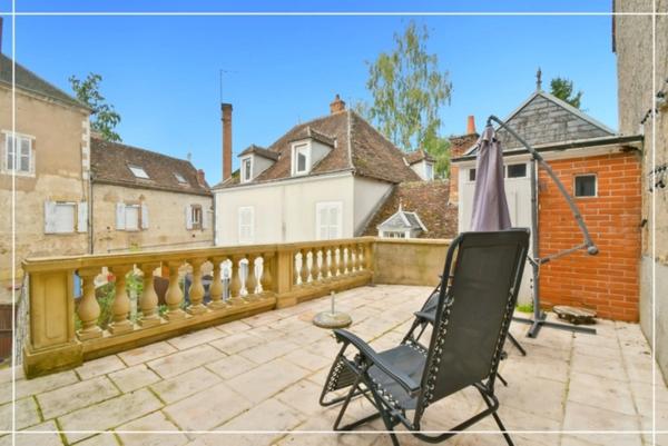 Propriete à vendre 10 pièces CHATEAUMEILLANT (18)
