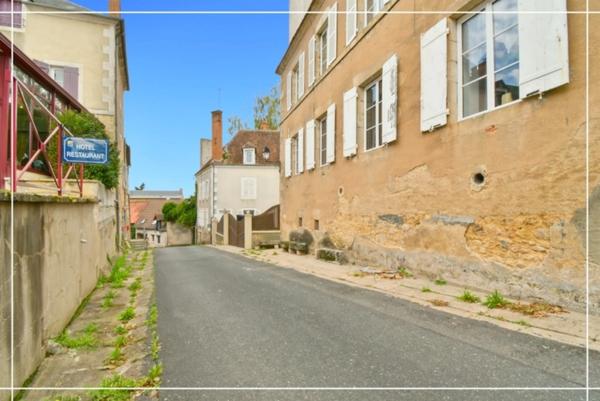 Propriete à vendre 10 pièces CHATEAUMEILLANT (18)
