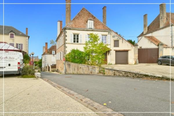 Propriete à vendre 10 pièces CHATEAUMEILLANT (18)