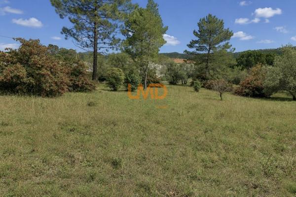 Le Val: terrain constructible de 3600m2 environ