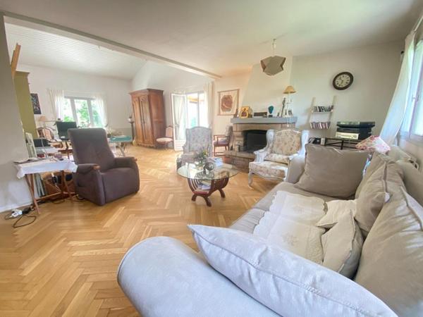 Belle maison de 4 ch sur magnifique jardin dans un quartier résidentiel d'Eysines, intra rocade 210 m2