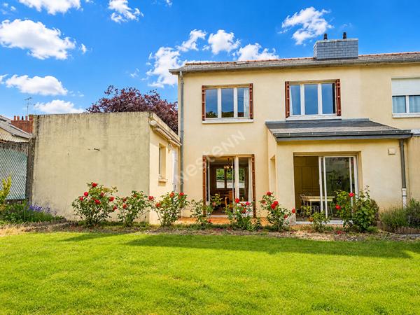 Châteaugiron - Une maison pleine de charme dans un environnement paisible
