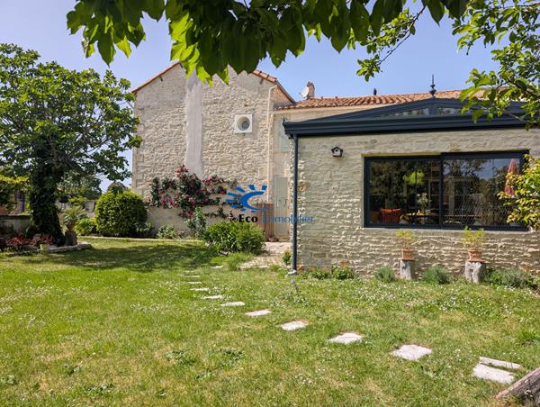 MAISON CHARENTAISE COURCON 278 M² HABITABLE JARDIN Courcon MAISON CHARENTAISE COURCON 278 M² HABITABLE JARDIN Courcon