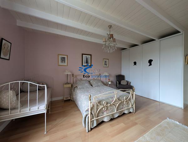 MAISON CHARENTAISE COURCON 278 M² HABITABLE JARDIN Courcon MAISON CHARENTAISE COURCON 278 M² HABITABLE JARDIN Courcon