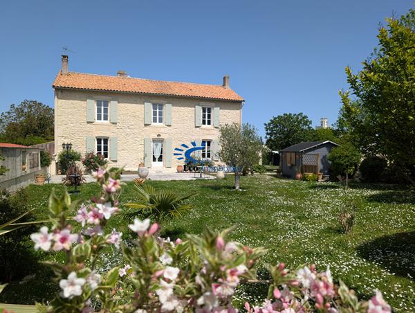 MAISON CHARENTAISE COURCON 278 M² HABITABLE JARDIN Courcon MAISON CHARENTAISE COURCON 278 M² HABITABLE JARDIN Courcon
