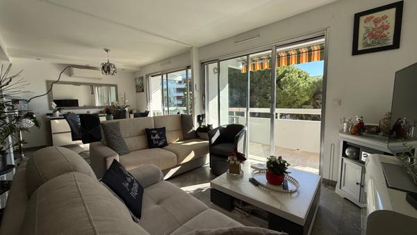 Appartement à vendre 2, 3 pièces FREJUS PLAGE (83)