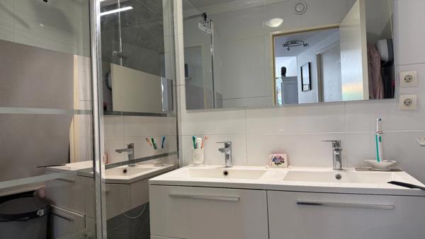 Appartement à vendre 2, 3 pièces FREJUS PLAGE (83)
