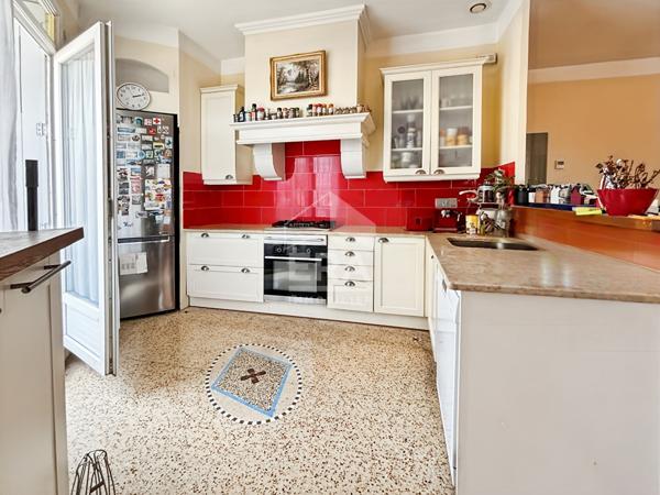 A VENDRE Appartement type 5 115m2 avec garage