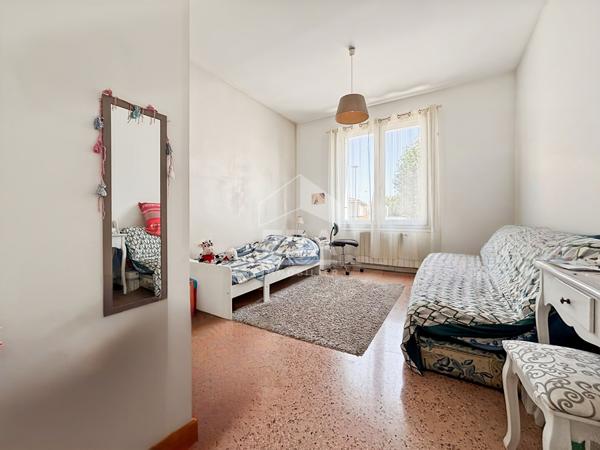 A VENDRE Appartement type 5 115m2 avec garage