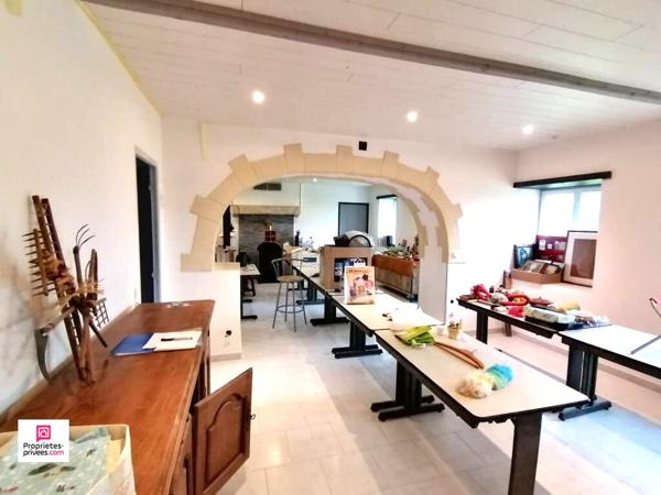 Proche de SEES L'EVECHE (61500)  PROPRIETE (Maison et Gîte) 17 pièce(s) 435 m2 environ, 11 chambres, PRIX  375 000, honoraires 4,17% inclus à la charge de l'acquéreur, soit  360 000 hors honoraires