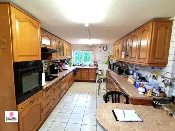 Proche de SEES L'EVECHE (61500)  PROPRIETE (Maison et Gîte) 17 pièce(s) 435 m2 environ, 11 chambres, PRIX  375 000, honoraires 4,17% inclus à la charge de l'acquéreur, soit  360 000 hors honoraires