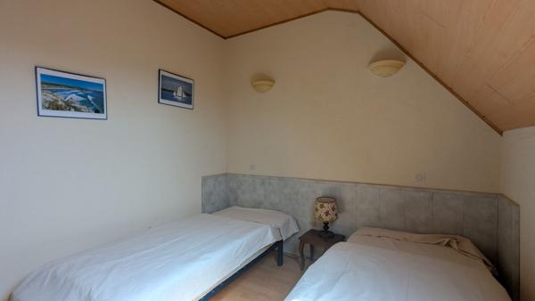 Authenticité et potentiel à 5 minutes de Morlaix : longère avec dépendances et vue dégagée