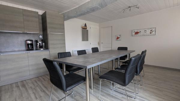 Authenticité et potentiel à 5 minutes de Morlaix : longère avec dépendances et vue dégagée