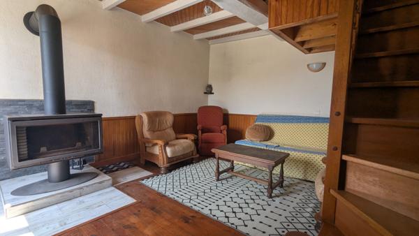 Authenticité et potentiel à 5 minutes de Morlaix : longère avec dépendances et vue dégagée