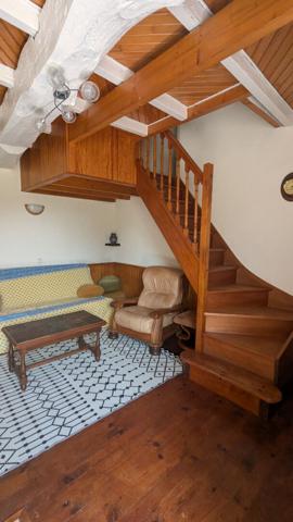 Authenticité et potentiel à 5 minutes de Morlaix : longère avec dépendances et vue dégagée