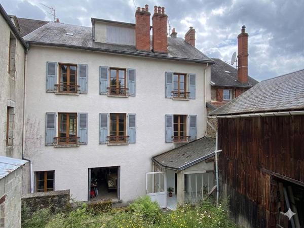 Maison 300 m²  - Jardin - Hangar - Fort potentiel investissement