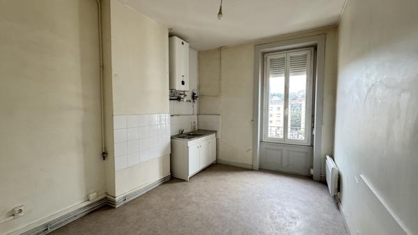 Saint-Étienne (42100) Exclusivité appartement F2 de 58m2 pour investisseur (projet possible)