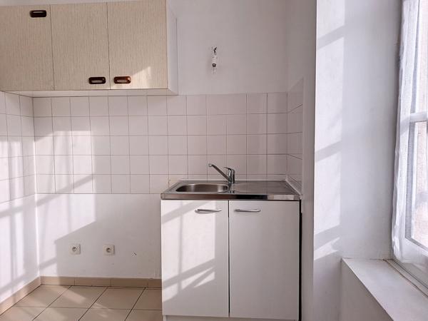 Studio Cremieu centre 27,5 m² lumineux