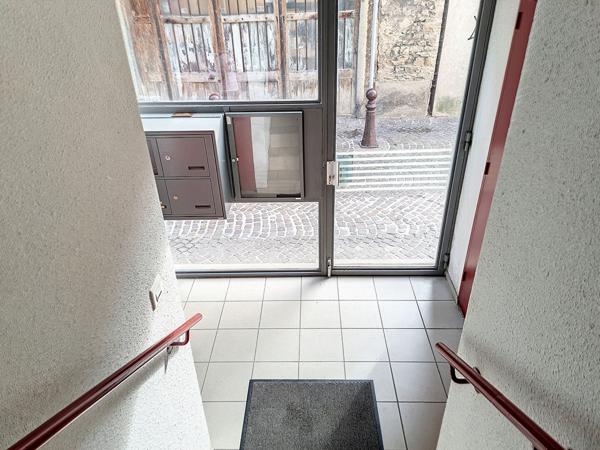 Studio Cremieu centre 27,5 m² lumineux