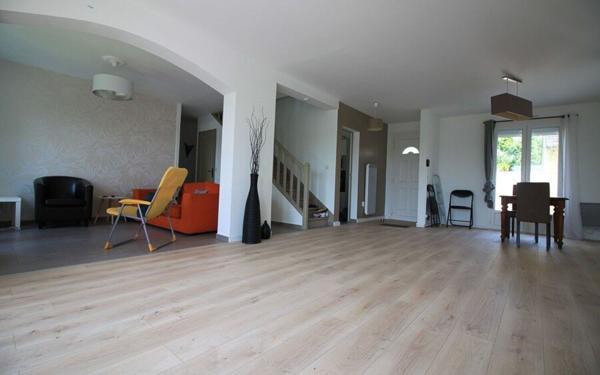 Maison à vendre    7 pièces • 180,85 m2 Osny