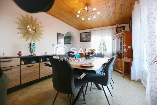 Charmante maison en pierre de 111 m² habitables, 5 pièces spacieuses et lumineuses dans un cadre paisible.