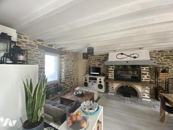 MAISON EN PIERRE AVEC PISCINE