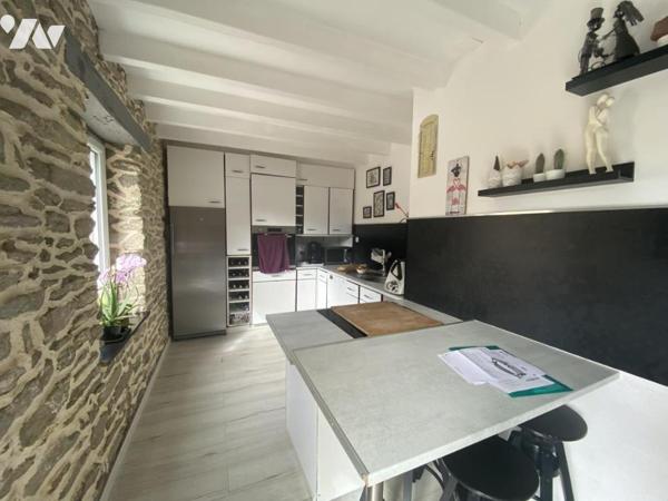 MAISON EN PIERRE AVEC PISCINE