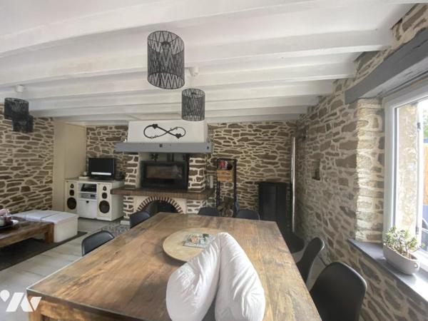 MAISON EN PIERRE AVEC PISCINE