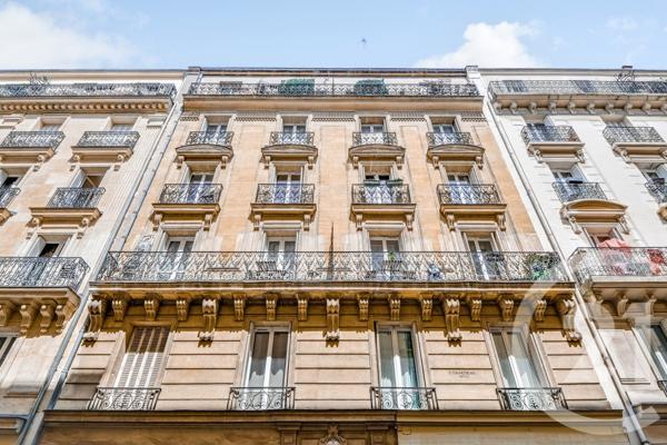 Appartement F2 à vendre  2 pièces - 33,80 m2 PARIS - 75015