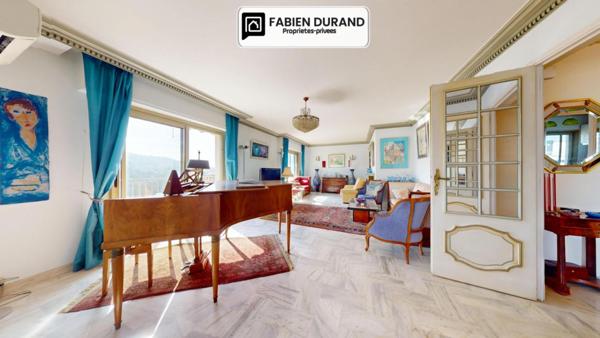 Superbe 4 pièces dernier étage vue panoramique sur tout Cannes avec garage