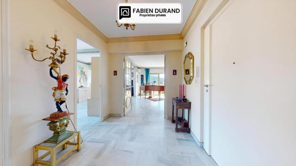 Superbe 4 pièces dernier étage vue panoramique sur tout Cannes avec garage