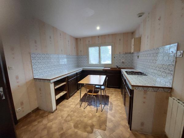 maison plain pied avec garage, dépendance et jardin de 2700 m²