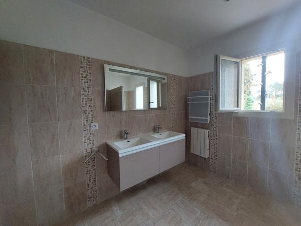 maison plain pied avec garage, dépendance et jardin de 2700 m²