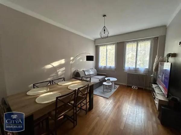 Appartement à louer 2 pièces 48.7m²