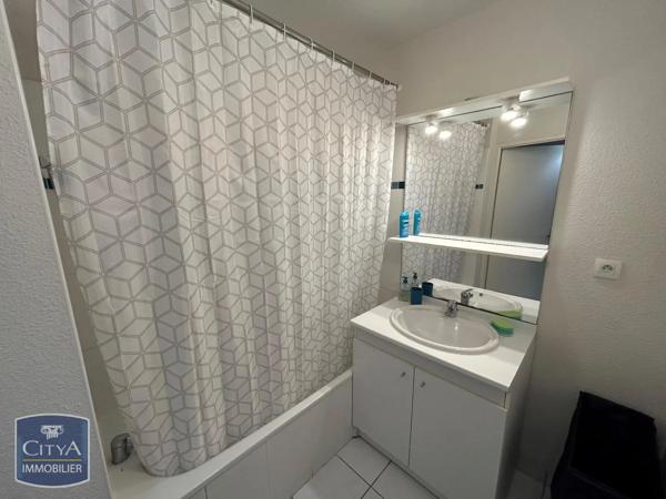 Appartement à louer 2 pièces 31.75m² Layrac (47390)
