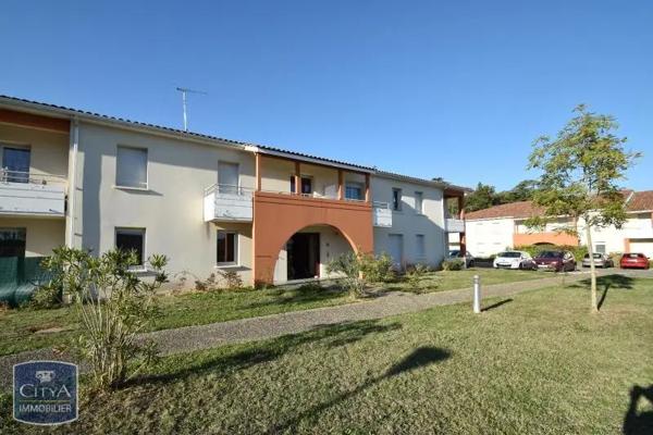 Appartement à louer 2 pièces 31.75m² Layrac (47390)