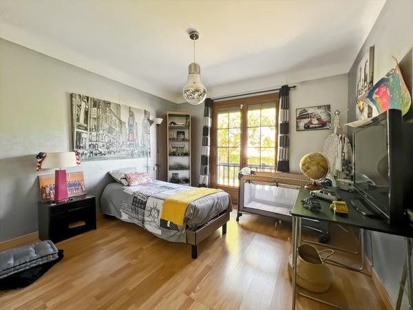 Maison
         6 pièces
        - 190 m² 699 000 € *